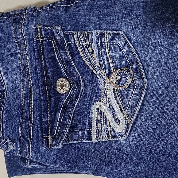 2 pairs Wallflower jeans - Picture 11 of 11